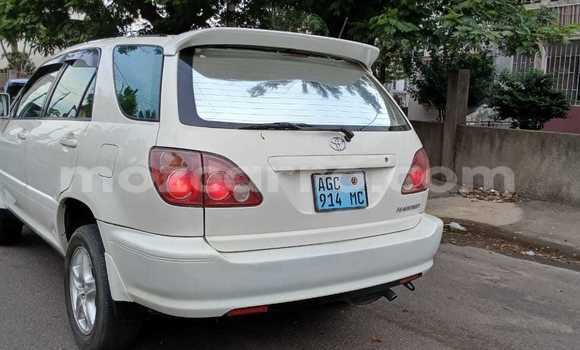Nunua Ilio tumika Toyota Harrier Nyeupe Gari ndani ya Maputo nchini Maputo Nunua Ilio tumika Toyota Harrier Nyeupe Gari ndani ya Maputo nchini Maputo