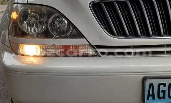 Nunua Ilio tumika Toyota Harrier Nyeupe Gari ndani ya Maputo nchini Maputo Nunua Ilio tumika Toyota Harrier Nyeupe Gari ndani ya Maputo nchini Maputo