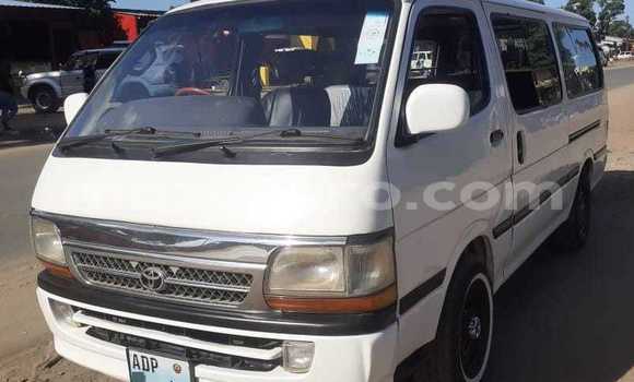 Buy Used Toyota Hiace White Car in Maputo in Maputo Buy Used Toyota Hiace White Car in Maputo in Maputo
