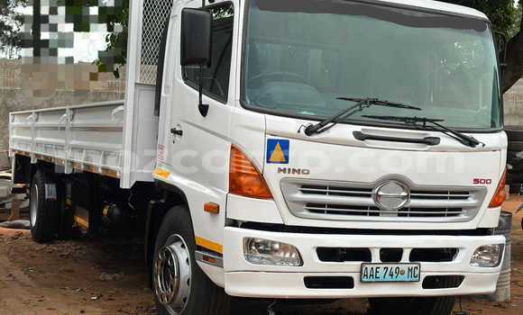 Nunua Ilio tumika Toyota 4Runner Nyeupe Gari ndani ya Maputo nchini Maputo Nunua Ilio tumika Toyota 4Runner Nyeupe Gari ndani ya Maputo nchini Maputo