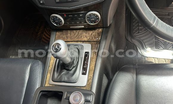 Comprar Usado Mercedes-Benz C250 coupe Branco Carro em Maputo em Maputo Comprar Usado Mercedes-Benz C250 coupe Branco Carro em Maputo em Maputo