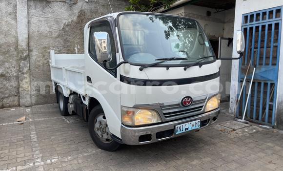 Comprar Usado Toyota Dyna Branco Carro em Maputo em Maputo Comprar Usado Toyota Dyna Branco Carro em Maputo em Maputo