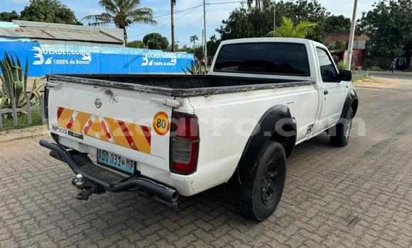 Nunua Ilio tumika Nissan Hardbody Nyeupe Gari ndani ya Maputo nchini Maputo Nunua Ilio tumika Nissan Hardbody Nyeupe Gari ndani ya Maputo nchini Maputo
