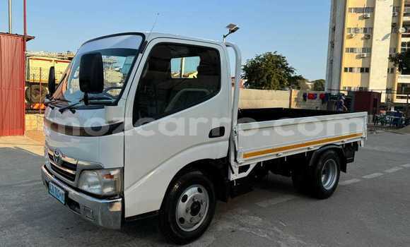 Comprar Usado Toyota Dyna Branco Carro em Maputo em Maputo Comprar Usado Toyota Dyna Branco Carro em Maputo em Maputo