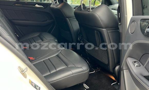 Comprar Novo Mercedes-Benz GLC 250D Branco Carro em Maputo em Maputo Comprar Novo Mercedes-Benz GLC 250D Branco Carro em Maputo em Maputo