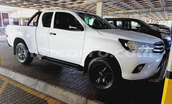 Buy Used Toyota Hilux White Car in Maputo in Maputo Buy Used Toyota Hilux White Car in Maputo in Maputo