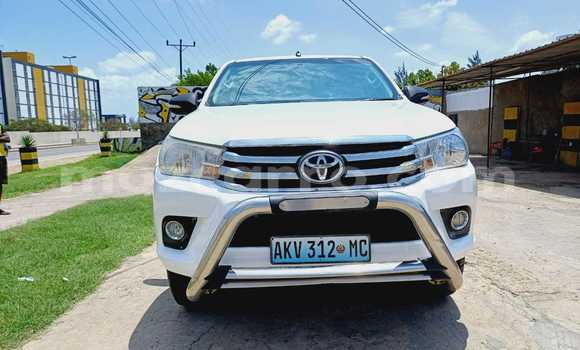 Buy Used Toyota Hilux White Car in Maputo in Maputo Buy Used Toyota Hilux White Car in Maputo in Maputo