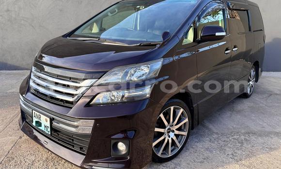 Nunua Ilio tumika Toyota Vellfire Bluu Gari ndani ya Maputo nchini Maputo