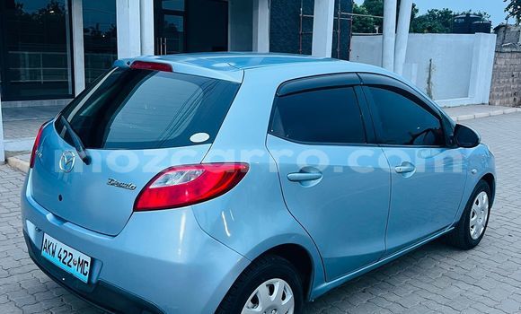 Nunua Ilio tumika Mazda Demio Bluu Gari ndani ya Maputo nchini Maputo