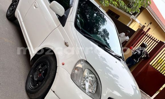 Comprar Usado Toyota Vitz Branco Carro em Maputo em Maputo Comprar Usado Toyota Vitz Branco Carro em Maputo em Maputo