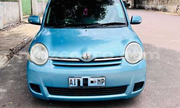 Buy Used Toyota Sienta Blue Car in Maputo in Maputo Buy Used Toyota Sienta Blue Car in Maputo in Maputo