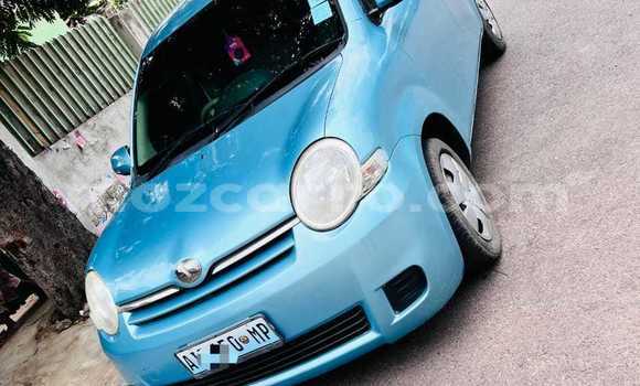 Nunua Ilio tumika Toyota Sienta Bluu Gari ndani ya Maputo nchini Maputo Nunua Ilio tumika Toyota Sienta Bluu Gari ndani ya Maputo nchini Maputo