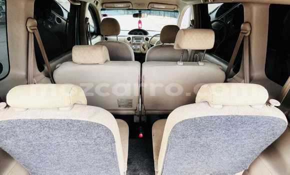 Nunua Ilio tumika Toyota Sienta Bluu Gari ndani ya Maputo nchini Maputo Nunua Ilio tumika Toyota Sienta Bluu Gari ndani ya Maputo nchini Maputo