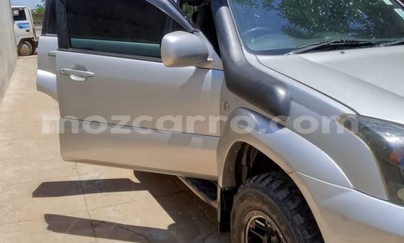 Tenga Tsaru Toyota Land Cruiser Prado Zvimwe Mota in Maputo in Maputo Tenga Tsaru Toyota Land Cruiser Prado Zvimwe Mota in Maputo in Maputo