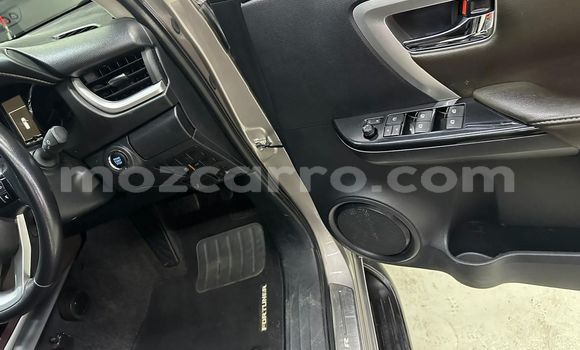 Nunua Ilio tumika Toyota Fortuner Nyingine Gari ndani ya Maputo nchini Maputo Nunua Ilio tumika Toyota Fortuner Nyingine Gari ndani ya Maputo nchini Maputo
