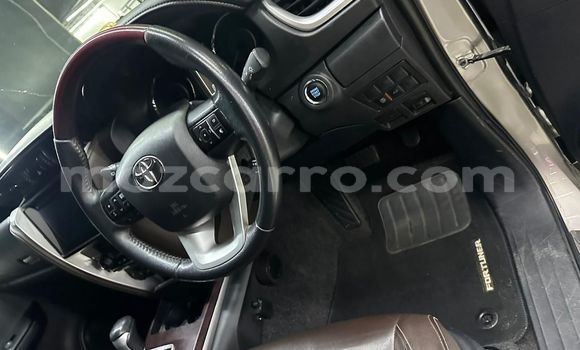 Nunua Ilio tumika Toyota Fortuner Nyingine Gari ndani ya Maputo nchini Maputo Nunua Ilio tumika Toyota Fortuner Nyingine Gari ndani ya Maputo nchini Maputo