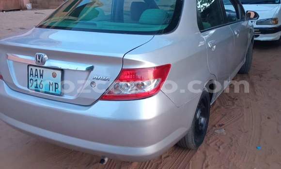 Comprar Usado Honda Fit Aria De outros Carro em Maputo em Maputo Comprar Usado Honda Fit Aria De outros Carro em Maputo em Maputo