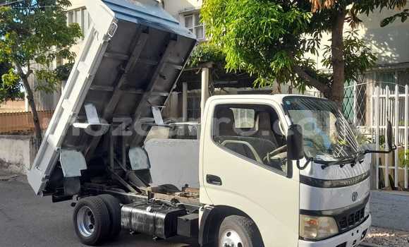 Nunua Ilio tumika Toyota Dyna Nyeupe Gari ndani ya Maputo nchini Maputo Nunua Ilio tumika Toyota Dyna Nyeupe Gari ndani ya Maputo nchini Maputo