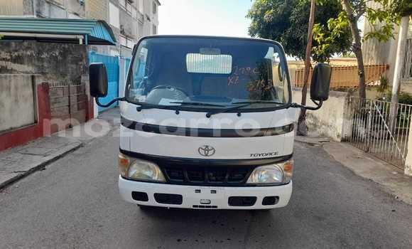 Nunua Ilio tumika Toyota Dyna Nyeupe Gari ndani ya Maputo nchini Maputo Nunua Ilio tumika Toyota Dyna Nyeupe Gari ndani ya Maputo nchini Maputo