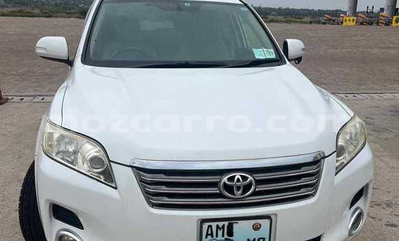 Nunua Ilio tumika Toyota Vanguard Nyeupe Gari ndani ya Maputo nchini Maputo