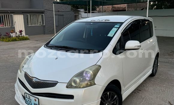 Comprar Usado Toyota Ractis Branco Carro em Maputo em Maputo Comprar Usado Toyota Ractis Branco Carro em Maputo em Maputo