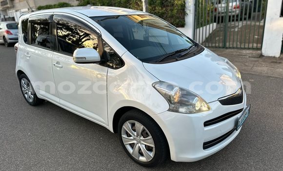 Buy Used Toyota Ractis White Car in Maputo in Maputo