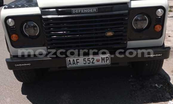 Comprar Usado Land Rover Defender Branco Carro em Maputo em Maputo Comprar Usado Land Rover Defender Branco Carro em Maputo em Maputo