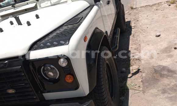 Comprar Usado Land Rover Defender Branco Carro em Maputo em Maputo Comprar Usado Land Rover Defender Branco Carro em Maputo em Maputo