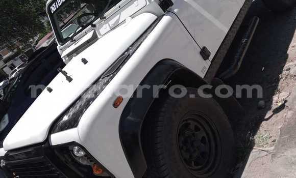 Comprar Usado Land Rover Defender Branco Carro em Maputo em Maputo Comprar Usado Land Rover Defender Branco Carro em Maputo em Maputo