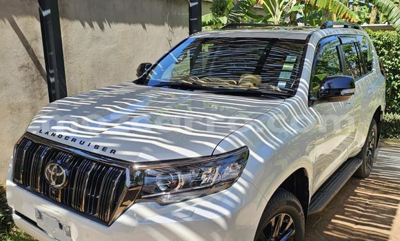 Nunua Ilio tumika Toyota Prado Nyeupe Gari ndani ya Maputo nchini Maputo Nunua Ilio tumika Toyota Prado Nyeupe Gari ndani ya Maputo nchini Maputo