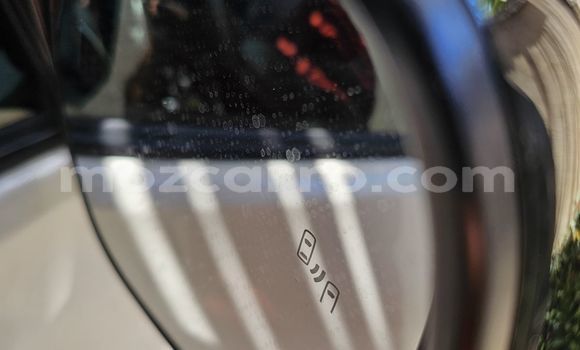 Buy Used Toyota Prado White Car in Maputo in Maputo Buy Used Toyota Prado White Car in Maputo in Maputo