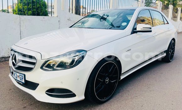 Nunua Ilio tumika Mercedes-Benz E200 Nyeupe Gari ndani ya Maputo nchini Maputo Nunua Ilio tumika Mercedes-Benz E200 Nyeupe Gari ndani ya Maputo nchini Maputo