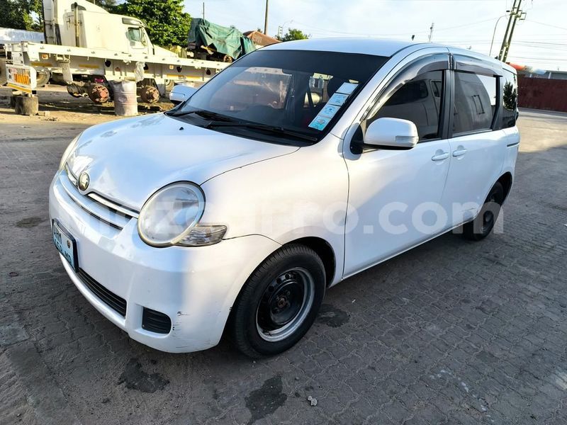 Big with watermark toyota sienta maputo maputo 32021