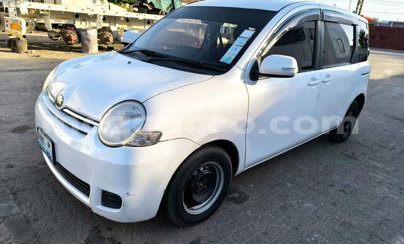 Comprar Usado Toyota Sienta Branco Carro em Maputo em Maputo Comprar Usado Toyota Sienta Branco Carro em Maputo em Maputo