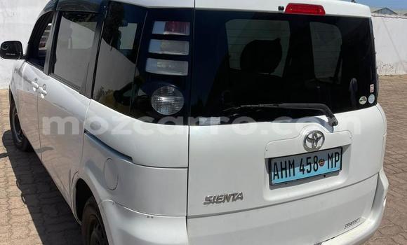Comprar Usado Toyota Sienta Branco Carro em Maputo em Maputo Comprar Usado Toyota Sienta Branco Carro em Maputo em Maputo