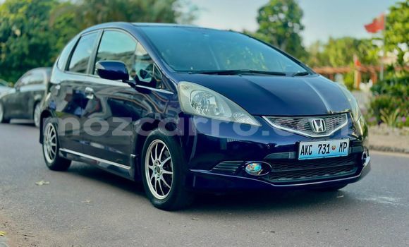 Comprar Usado Honda Fit Azul Carro em Maputo em Maputo