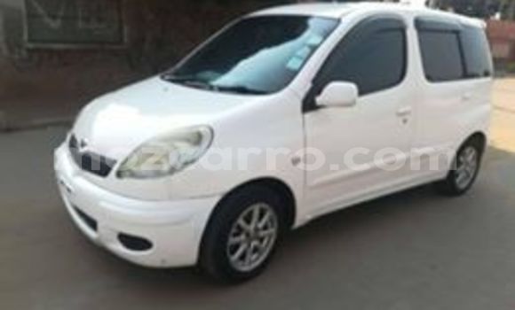 Comprar Usado Toyota FunCargo Branco Carro em Maputo em Maputo Comprar Usado Toyota FunCargo Branco Carro em Maputo em Maputo