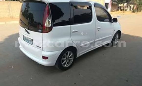 Comprar Usado Toyota FunCargo Branco Carro em Maputo em Maputo Comprar Usado Toyota FunCargo Branco Carro em Maputo em Maputo
