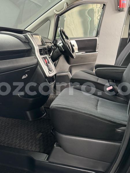 Big with watermark toyota voxy maputo maputo 32036