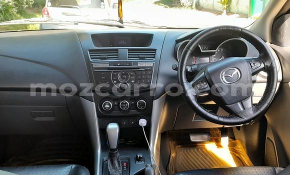 Nunua Ilio tumika Mazda BT-50 Nyeupe Gari ndani ya Maputo nchini Maputo Nunua Ilio tumika Mazda BT-50 Nyeupe Gari ndani ya Maputo nchini Maputo