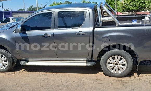 Nunua Ilio tumika Mazda BT-50 Nyeupe Gari ndani ya Maputo nchini Maputo Nunua Ilio tumika Mazda BT-50 Nyeupe Gari ndani ya Maputo nchini Maputo