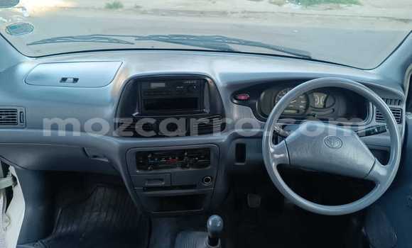 Nunua Ilio tumika Toyota Hiace Nyeupe Gari ndani ya Maputo nchini Maputo Nunua Ilio tumika Toyota Hiace Nyeupe Gari ndani ya Maputo nchini Maputo