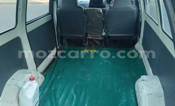 Nunua Ilio tumika Toyota Hiace Nyeupe Gari ndani ya Maputo nchini Maputo Nunua Ilio tumika Toyota Hiace Nyeupe Gari ndani ya Maputo nchini Maputo
