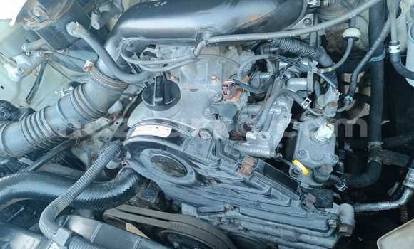 Nunua Ilio tumika Toyota Hiace Nyeupe Gari ndani ya Maputo nchini Maputo Nunua Ilio tumika Toyota Hiace Nyeupe Gari ndani ya Maputo nchini Maputo