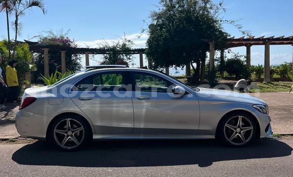 Comprar Usado Mercedes-Benz C-Classe Prata Carro em Maputo em Maputo Comprar Usado Mercedes-Benz C-Classe Prata Carro em Maputo em Maputo