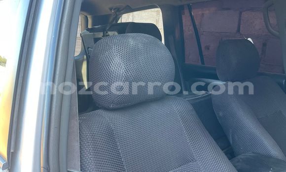 Nunua Ilio tumika Toyota Hilux Fedha Gari ndani ya Maputo nchini Maputo Nunua Ilio tumika Toyota Hilux Fedha Gari ndani ya Maputo nchini Maputo