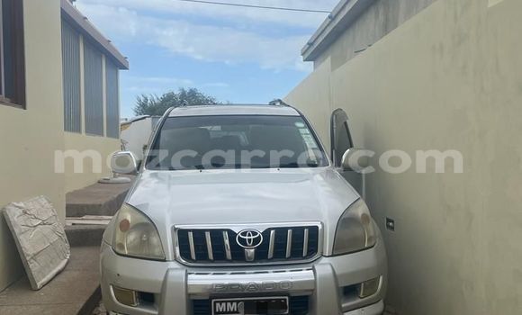 Nunua Ilio tumika Toyota Hilux Fedha Gari ndani ya Maputo nchini Maputo Nunua Ilio tumika Toyota Hilux Fedha Gari ndani ya Maputo nchini Maputo