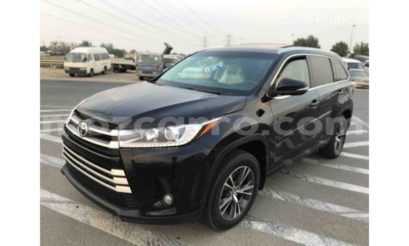 Tenga Imported Toyota Highlander Nhema Mota in Import - Dubai in Cabo Delgado Tenga Imported Toyota Highlander Nhema Mota in Import - Dubai in Cabo Delgado