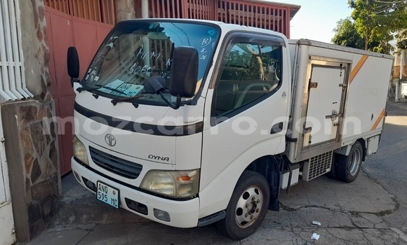 Comprar Usado Toyota Dyna Branco Carro em Maputo em Maputo Comprar Usado Toyota Dyna Branco Carro em Maputo em Maputo