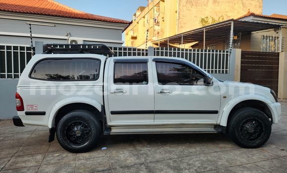 Tenga Tsaru Isuzu KB Chena Mota in Maputo in Maputo Tenga Tsaru Isuzu KB Chena Mota in Maputo in Maputo